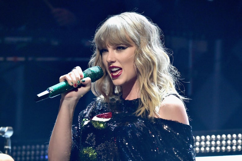 Taylor Swift performs onstage at the Z100's Jingle Ball 2017 on December 8, 2017 in New York City. (Photo by Theo Wargo/Getty Images for iHeartMedia)